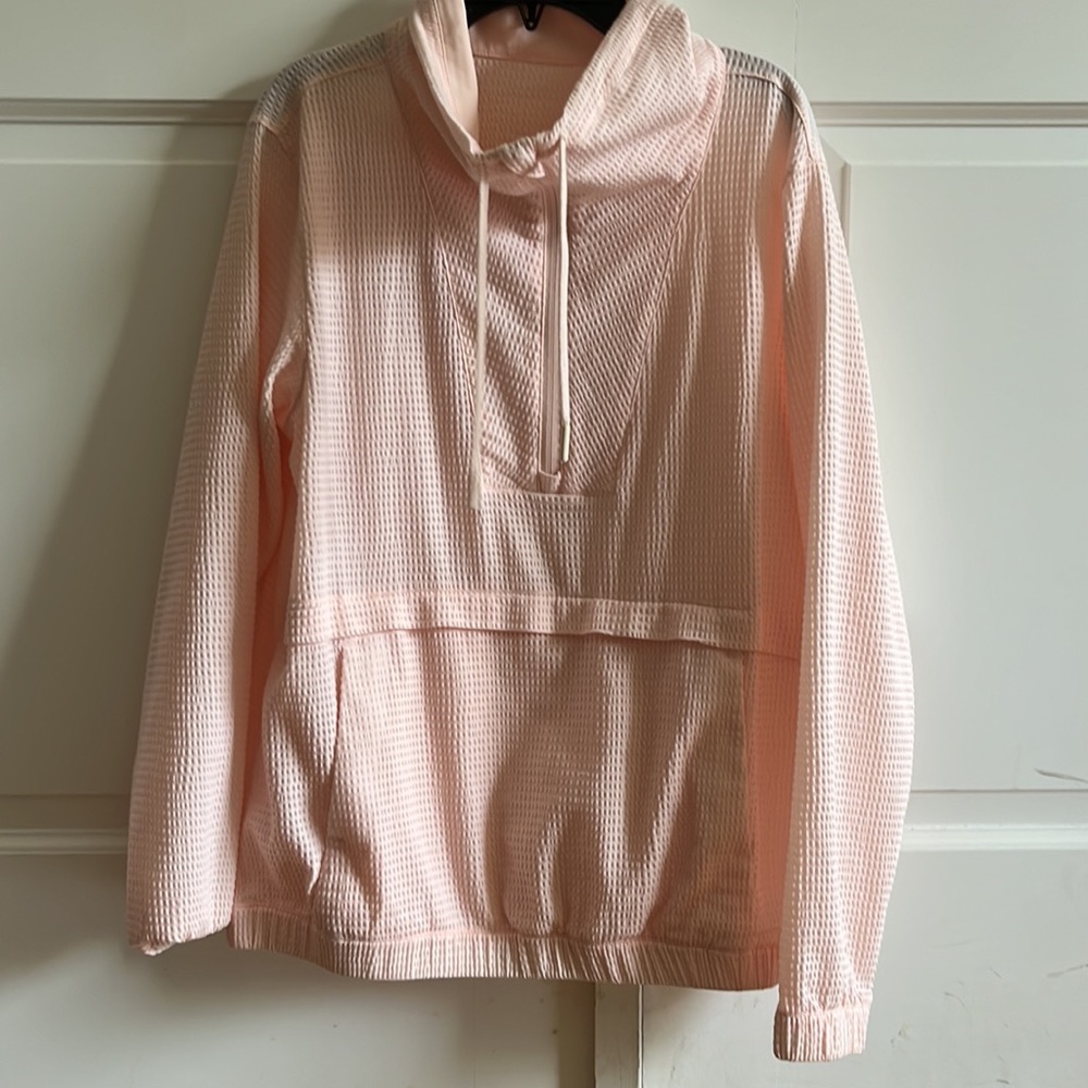 Adorable Lululemon waffle windbreaker